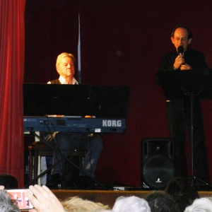 Kees au piano et Guy interprète